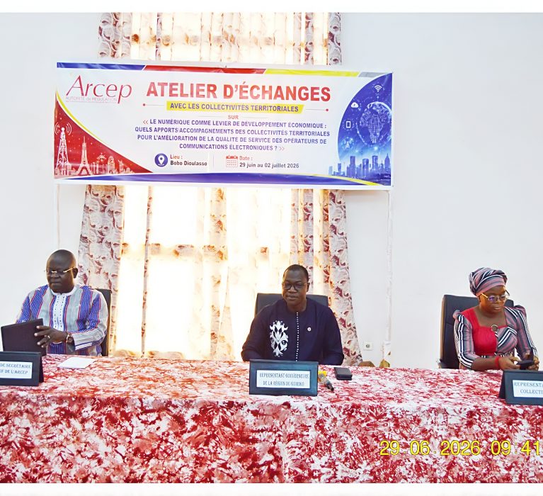 Connectivité des territoires : L’ARCEP et les collectivités territoriales scellent un pacte stratégique à Bobo-Dioulasso pour booster la qualité des réseaux